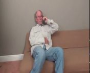 Плохая девушка ублажает своего деда